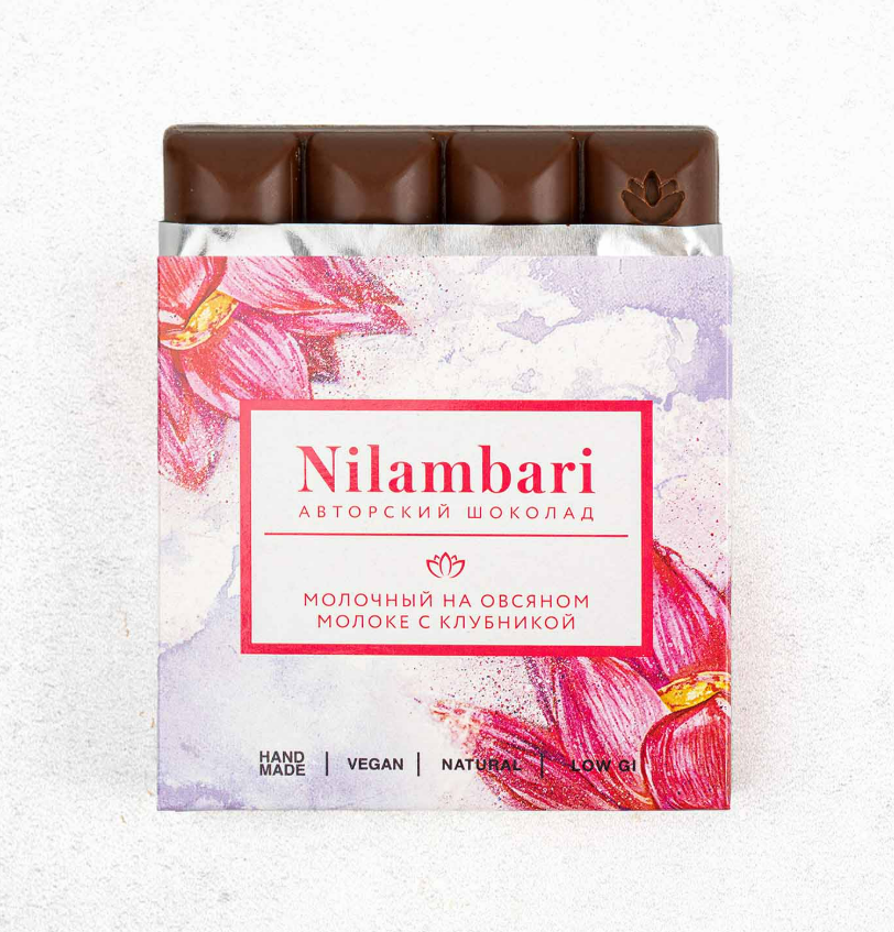 Молочный шоколад Nilambari с клубникой