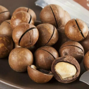 Орех макадамия в скорлупе